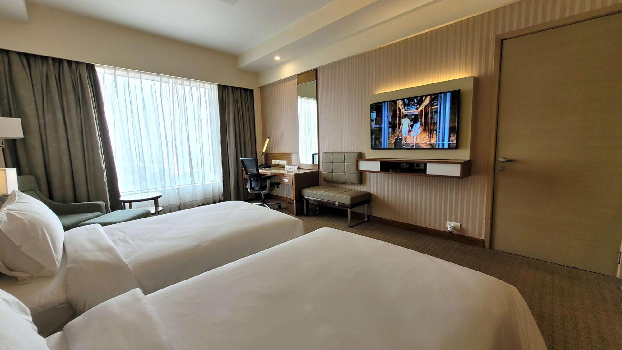 Radisson Blu Hotel, Greater Noida Extérieur photo Deluxe room