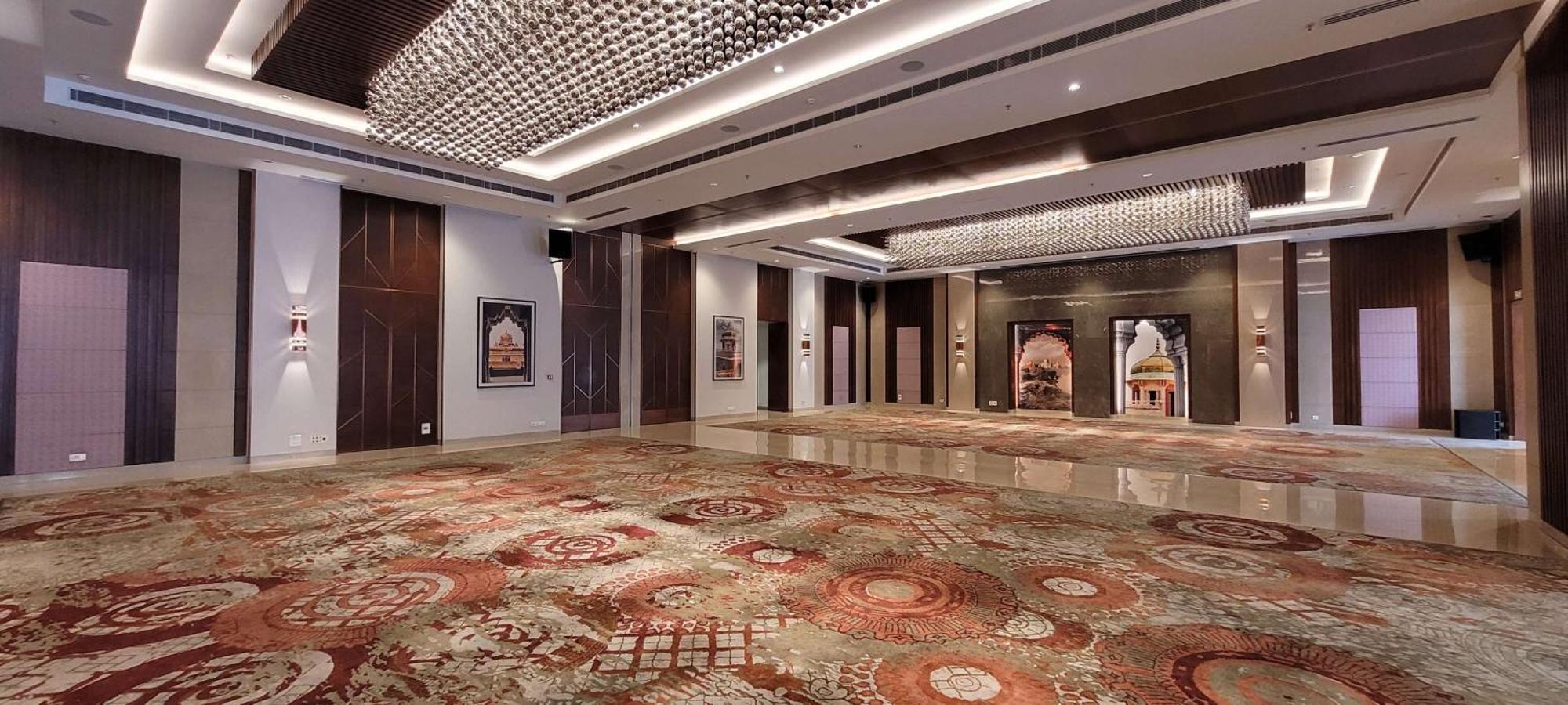 Radisson Blu Hotel, Greater Noida Extérieur photo The lobby of the hotel
