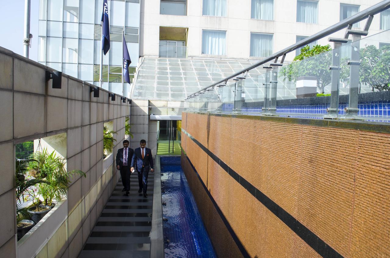 Radisson Blu Hotel, Greater Noida Extérieur photo European Parliament