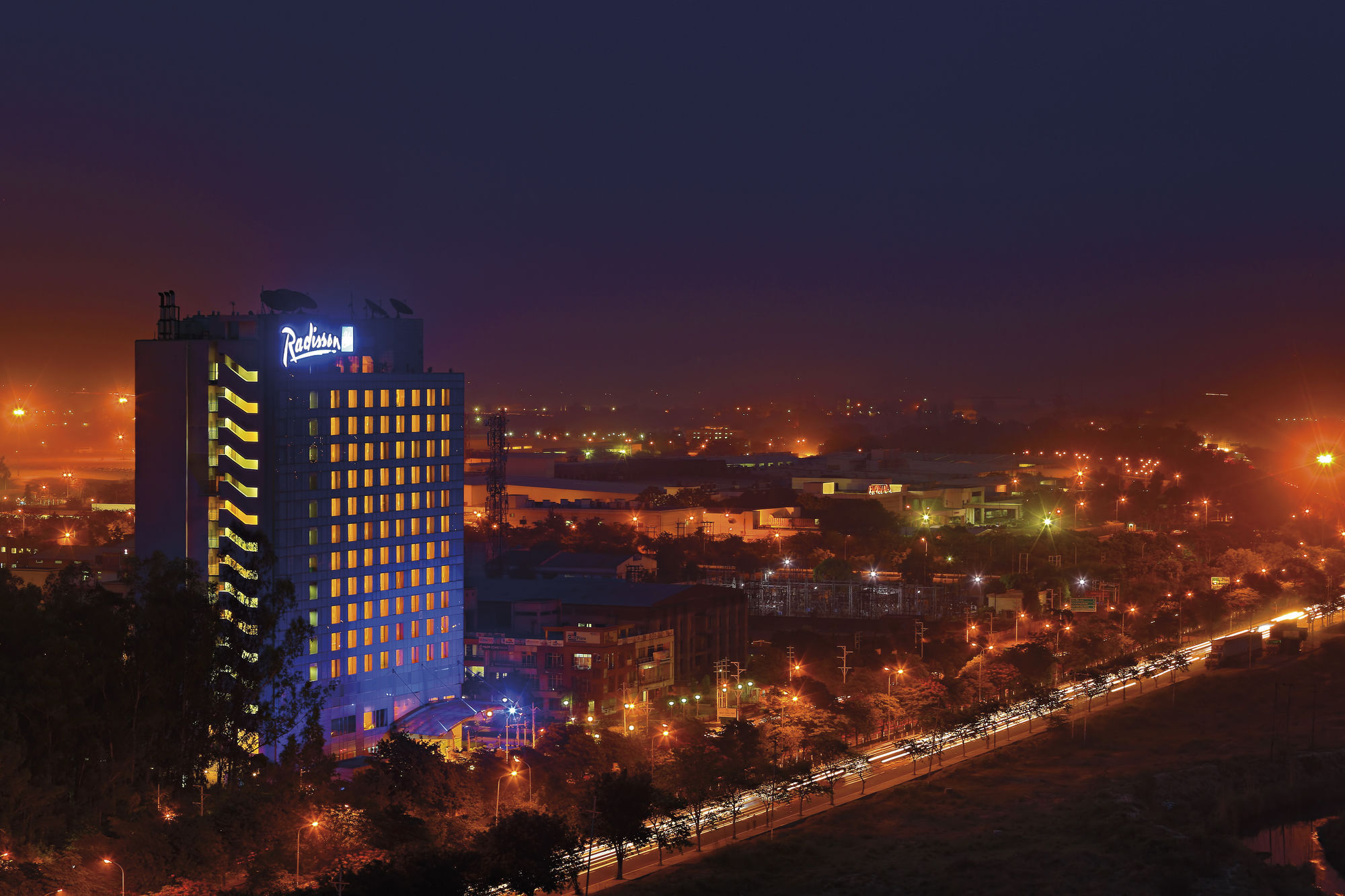 Radisson Blu Hotel, Greater Noida Extérieur photo Park Inn, Casablanca